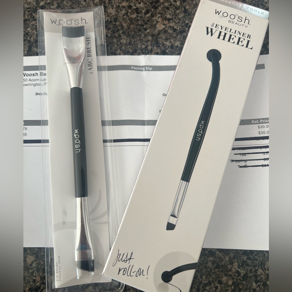 Makeup brushes